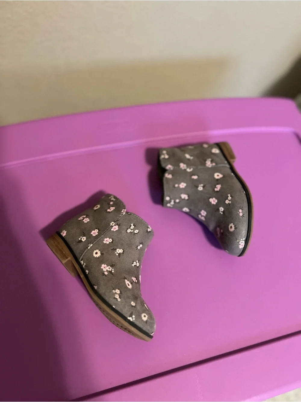 Cat & Jack Girls' Gray Floral Ankle Boots - Cute Pink Flower Accent Size 6